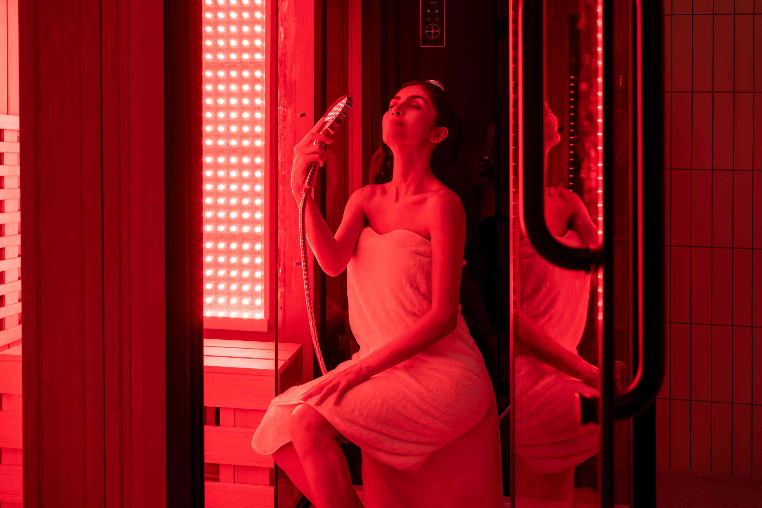 အသံဖြင့် ထိန်းချုပ်နိုင်သော Red LED Light Therapy Sauna ကိရိယာ